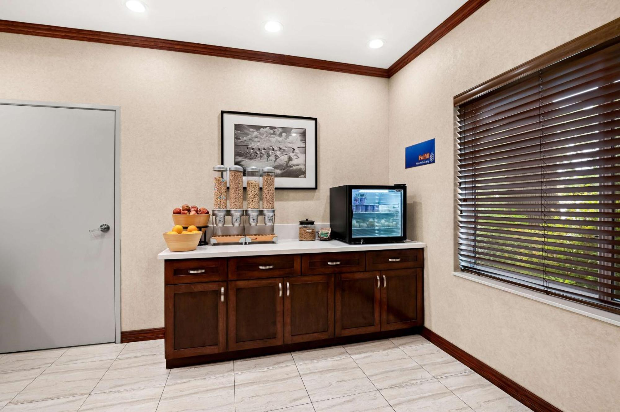 Best Western Ontario Mills Mall Buitenkant foto